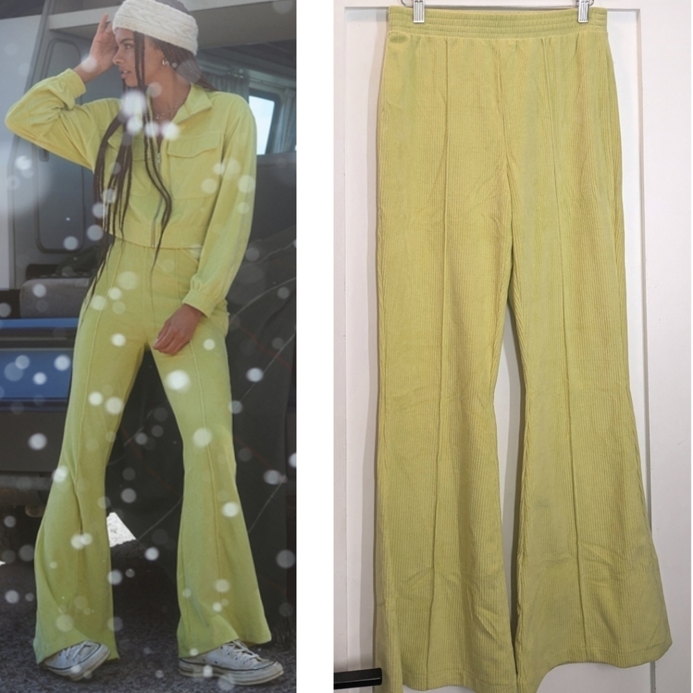 NWT Aerie | Groove-On Rib Velour Flare Pant in Batalia Green